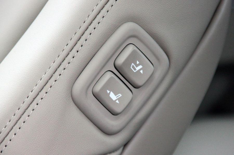  Hyundai Equus Ultimate 2011 года  (фото 39 из 119)